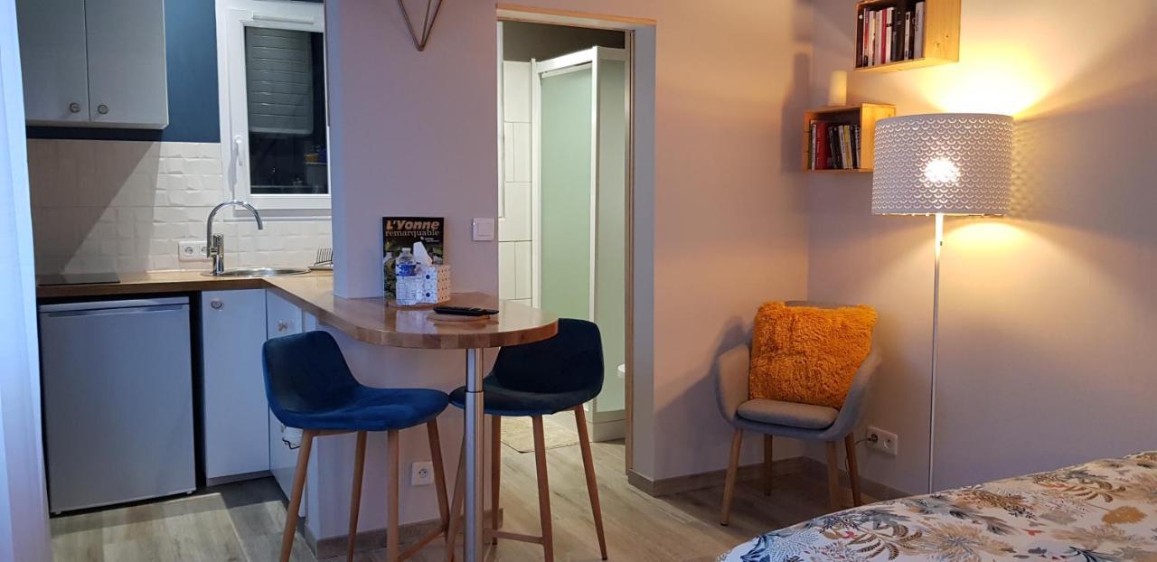 Agreable Petite Maison Proche Joigny Chamvres Eksteriør bilde